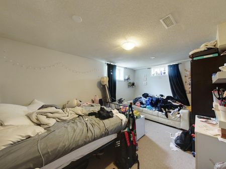 RM4-113 Calderwood Dr, Kingston, ON K7M 6L5 - Photo 4