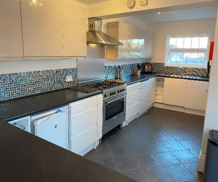 7 bedroom house to rent Tachbrook Road, CV31 - Photo 4