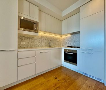 Modern 2‑Bedroom Luxury Apartment in Box Hill - Photo 1