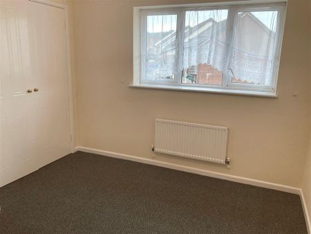 Priory Court, NEATH - Photo 3