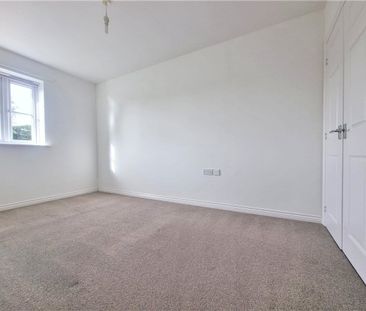 A well-presented three-bedroom property located in a quiet resident... - Photo 3