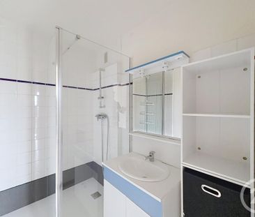 Location Appartement 2 pièces 48m² TROYES 10000 - Photo 4