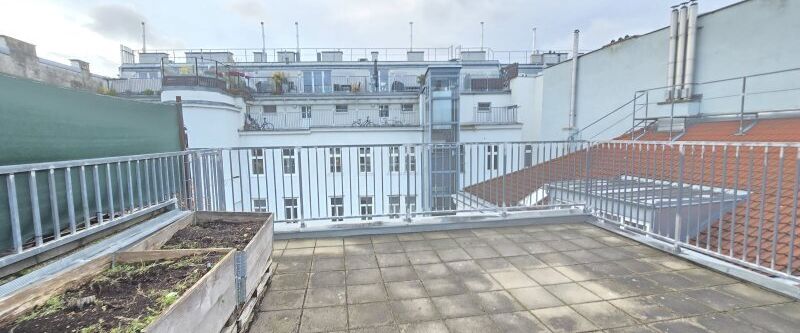 Schöne 4 Zimmer Wohnung mit große Terrasse. WG möglich - Photo 1