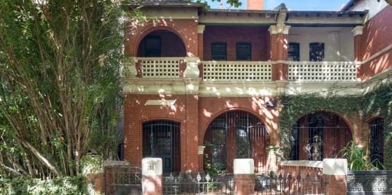 Victorian Terrace with Grandeur and Style - Photo 3