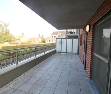 Ruim recent appartement met 2 slaapkamers, terras en autostaanplaat... - Photo 1