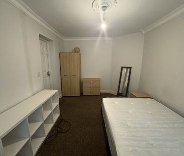 Eldon Street, The Groves - P2208 - Photo 4