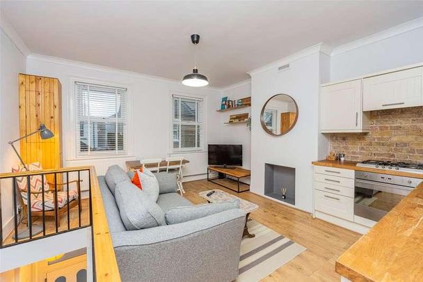 Alexandra Road, Windsor, SL4 - Photo 1