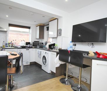 1 bedroom in a flat share to rent - Photo 6