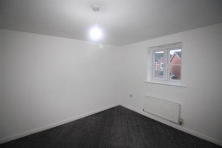 3 bedroom end of terrace house to rent - Photo 4