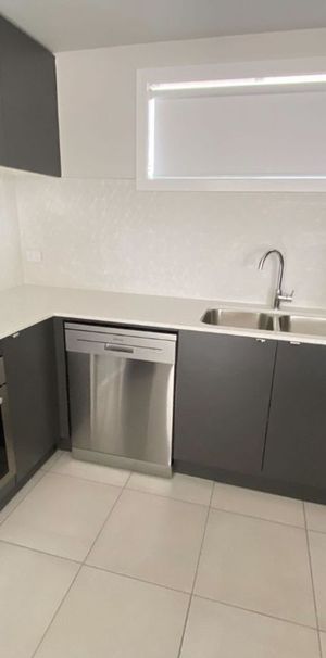 Modern & Low-Maintenance 3-Bedroom Family Home - Photo 1