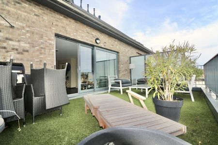 Ruim duplexappartement met 3 slpk, terras en carport voor 935 EUR/mnd - Photo 5