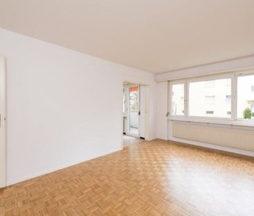 Central apartment with sunny balcony! - Photo 1