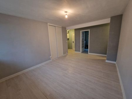 A LOUER BREST MONTAIGNE KERICHEN APPARTEMENT T3 DE 56.5M² - Photo 2