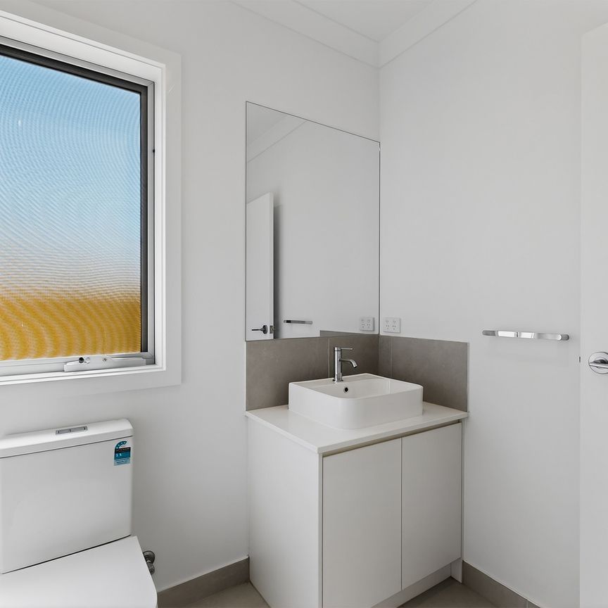 103 Modena Road, Fraser Rise VIC 3336 - House For Rent | Domain - Photo 1