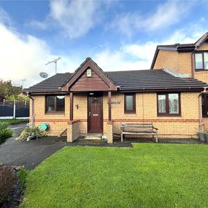 2 bedroom bungalow to rent - Photo 2