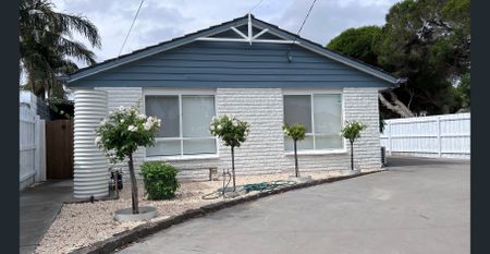 Charming villa offering stress-free life style - Photo 4