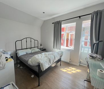 Grand Avenue, Hove BN3 2LF - Photo 4