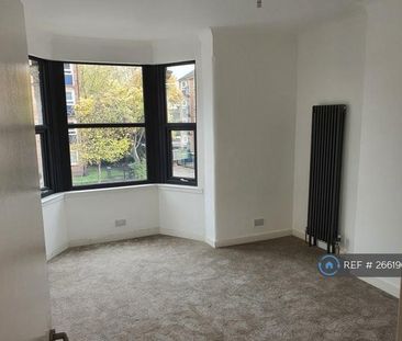 1 bedroom in a flat share to rent - Photo 1