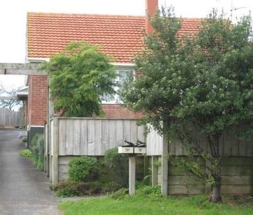 Beautiful 3 Bedroom House in Mt Roskill - Photo 5