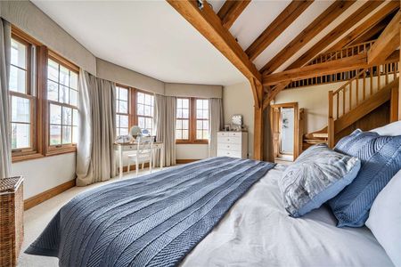 An impressive home on a sought after Sevenoaks private road. - Photo 5