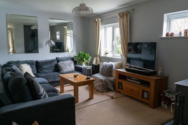 4 bedroom detached house to rent - Photo 1