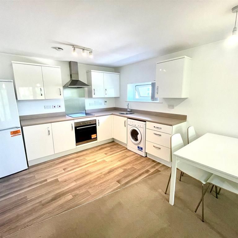 2 bedroom flat to rent - Photo 1