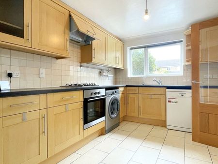 3 bedroom house to rent Wulfstan Way, Cambridge, CB1 - Photo 3