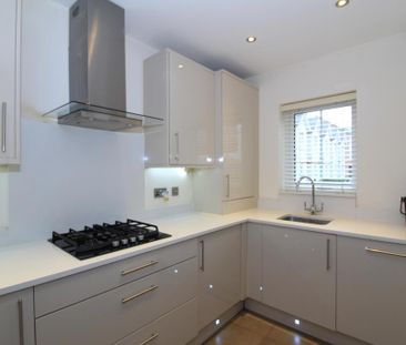 3 bedroom terraced house to rent - Photo 2