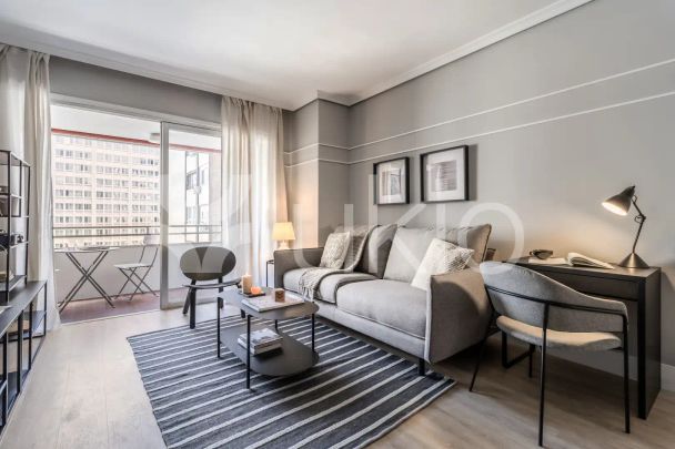 Apartamento de alquiler en Calle de Orense, Castillejos - Cuzco - Foto 1