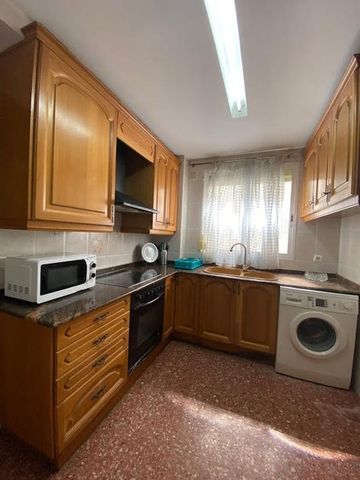 Calle de la Democracia, Valencia, Valencian Community 46014 - Photo 4