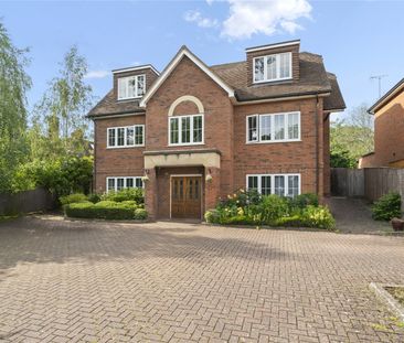 Woodfalls, Oakshade Road, KT22 - Photo 1