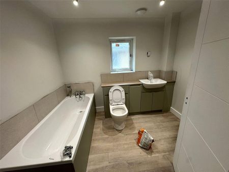 4 bedroom detached house to rent - Photo 3