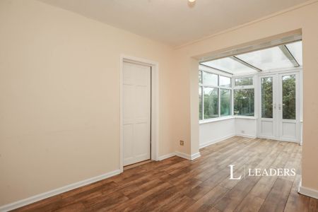 3 bedroom semi-detached to rent Ashcroft Avenue, Shavington, CW2 - Photo 3