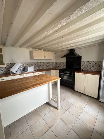 Location Appartement 5 pièces 107m² - Photo 3