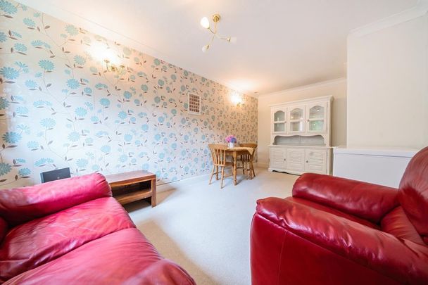 2 bedroom maisonette to rent - Photo 1