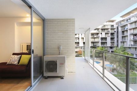 Modern 2-Bedroom Apartment! - Photo 4
