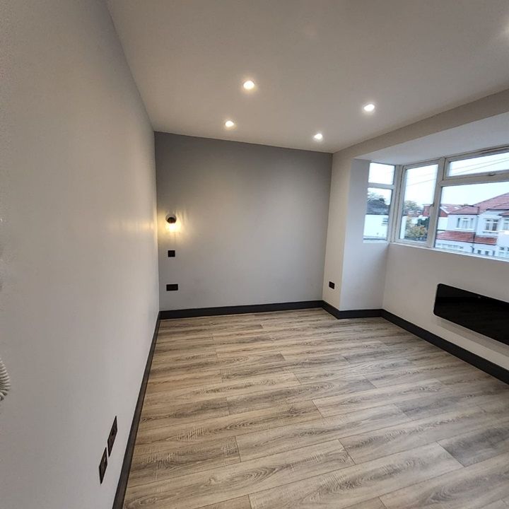 Studio Flat, Glenister Park Road, SW16 - Photo 1