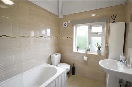 1 bedroom in a house share to rent - Photo 5