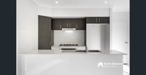 Brand New, Ultra-Modern Home in the Heart of Dakabin - Photo 1
