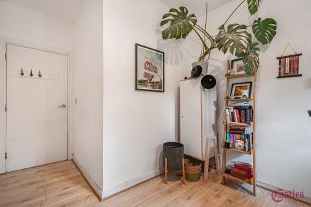 3 bedroom flat to rent - Photo 4