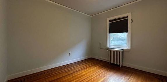 Located in Vancouver: Luxury 1Bed + 1Bath Apartment Unit - Photo 2