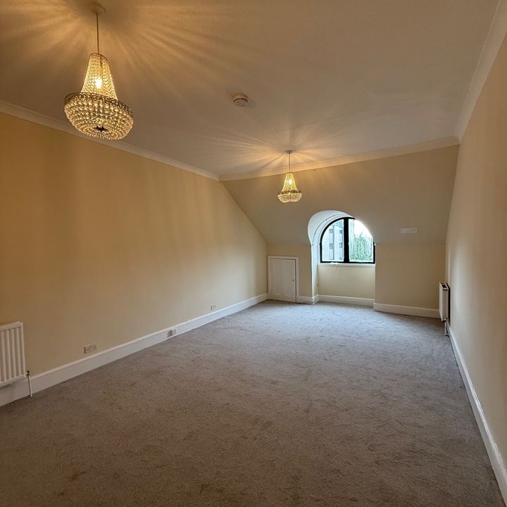 3 Bed Flat, Park Circus Place, G3 - Photo 1