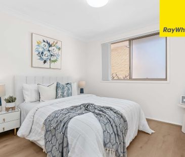 FRESHLY UPDATED 3-BEDROOM TOWNHOUSE IN THE HEART OF LIDCOMBE - Photo 2