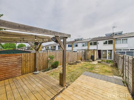 3 bedroom House - WESTLY WOOD, WELWYN GARDEN CITY - Photo 2