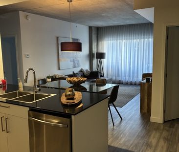 Beau Grand 4 1/2 Au Rez De Chaussée - Photo 1