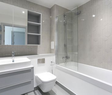 One bedroom apartment with private balcony. - Photo 5