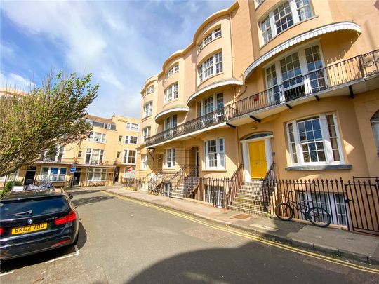 property to rent - Photo 1
