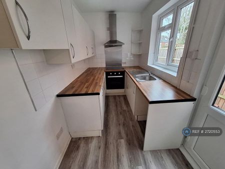 2 bedroom terraced house to rent - Photo 2