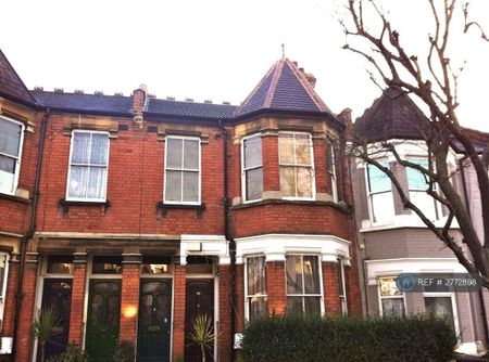 3 bedroom maisonette to rent - Photo 2