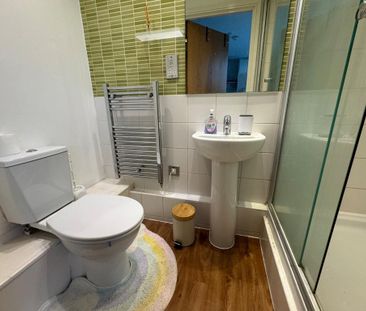 2 bedroom flat to rent - Photo 6